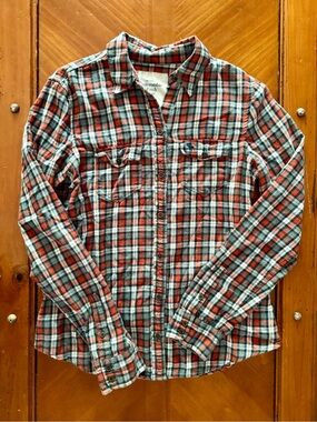 🤩Abercrombie & Fitch S women’s plaid flannel button front shirt long sleeve🤩